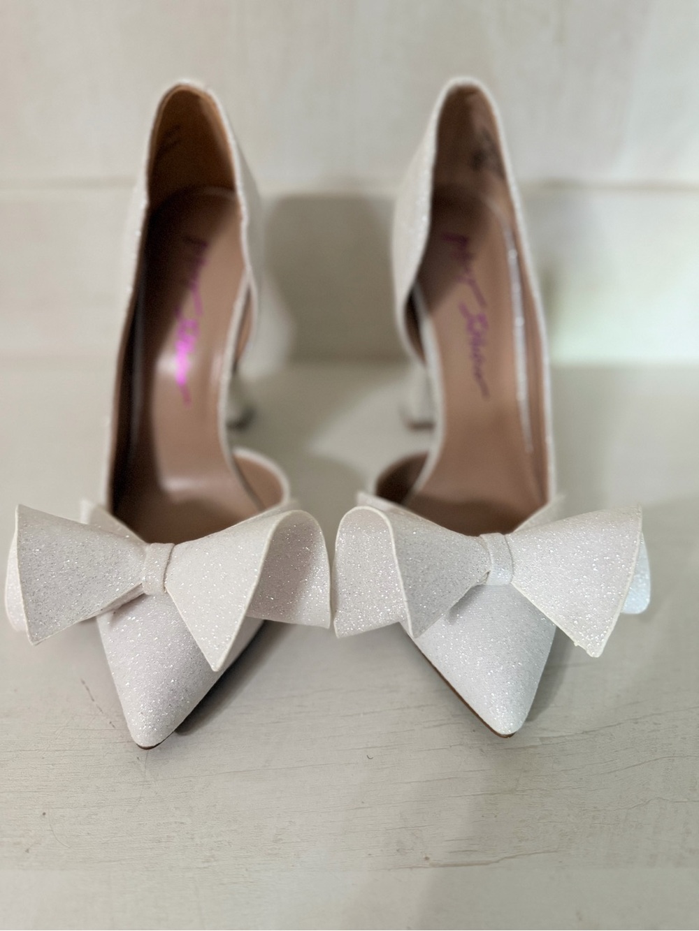 Betsey Johnson White Glitter Bow Pointed Toe Heels